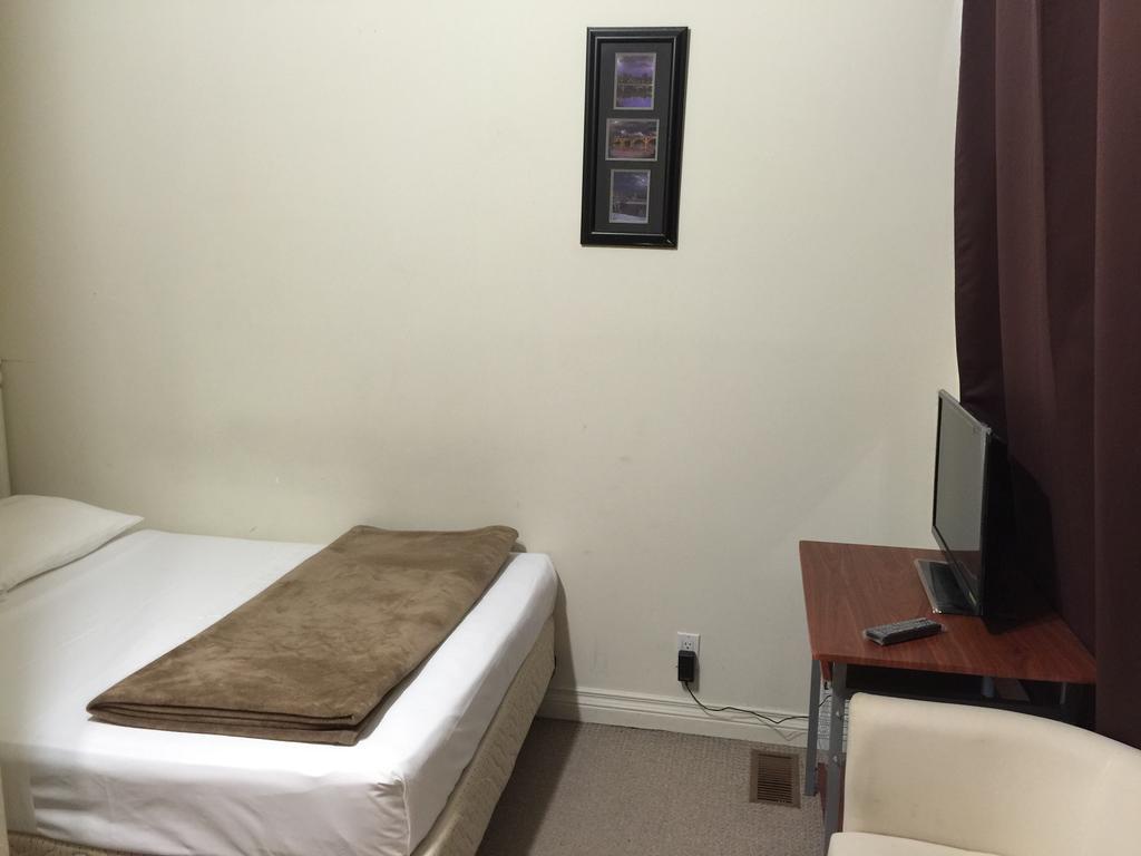 Adas Guesthouse Toronto Bilik gambar