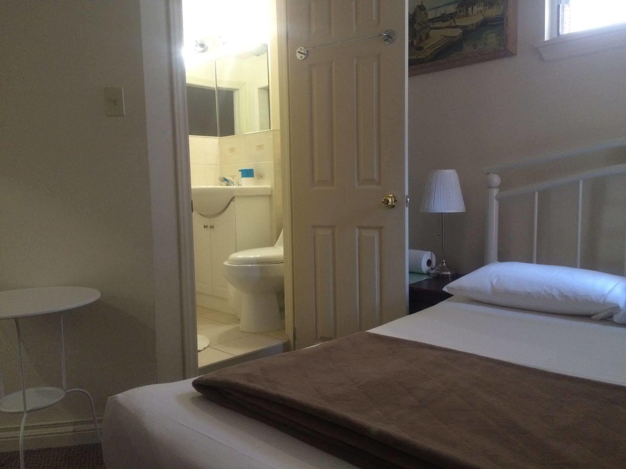 Adas Guesthouse Toronto Luaran gambar