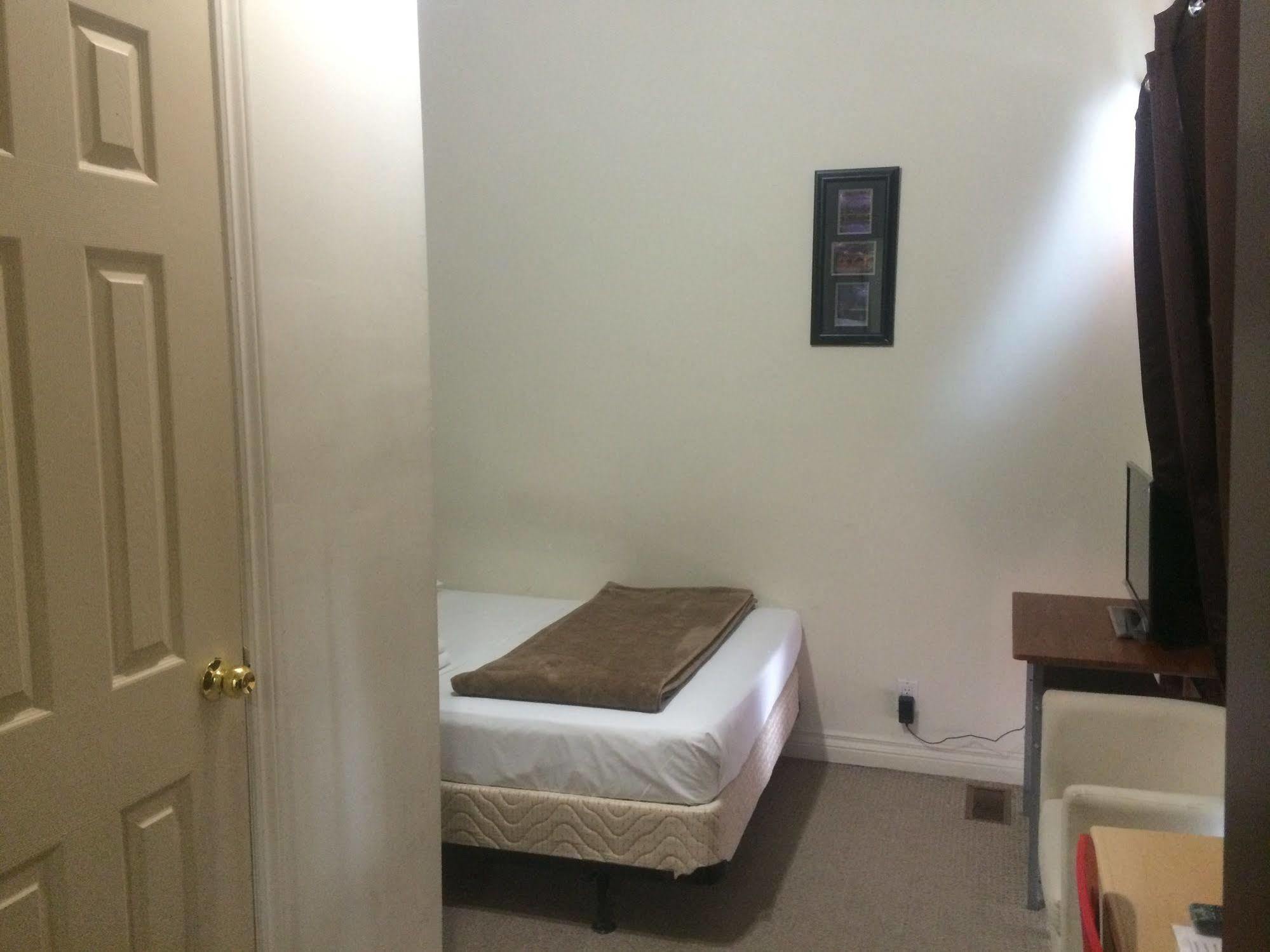 Adas Guesthouse Toronto Luaran gambar