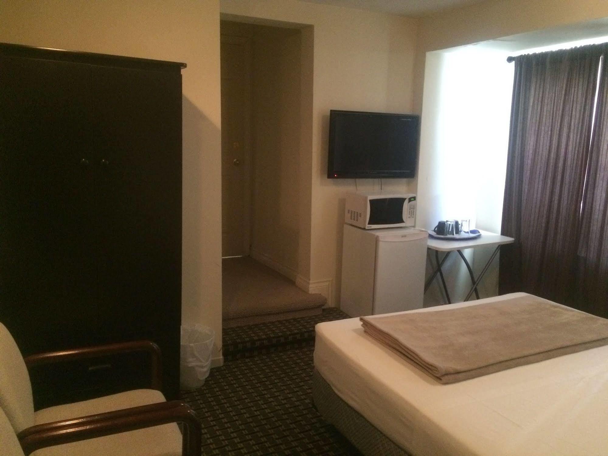 Adas Guesthouse Toronto Luaran gambar