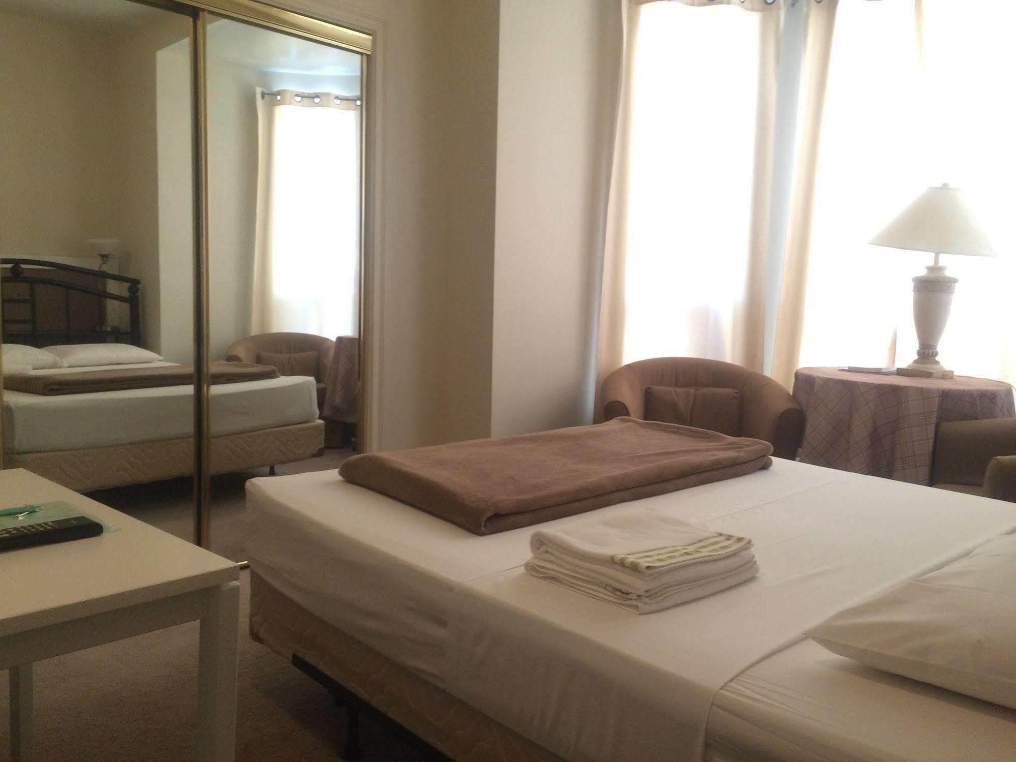 Adas Guesthouse Toronto Luaran gambar